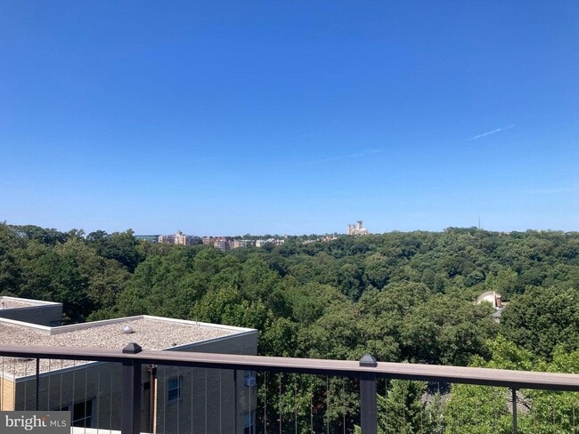 Building Photo - 1801 Clydesdale Pl NW