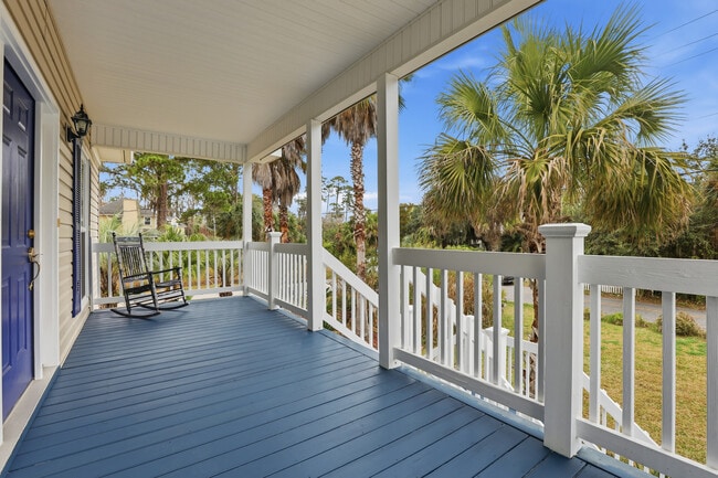 Building Photo - Lowcountry living on beautiful Whitemarsh Island