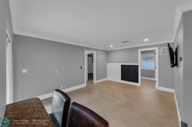 Building Photo - 1398 NW 14th Ct