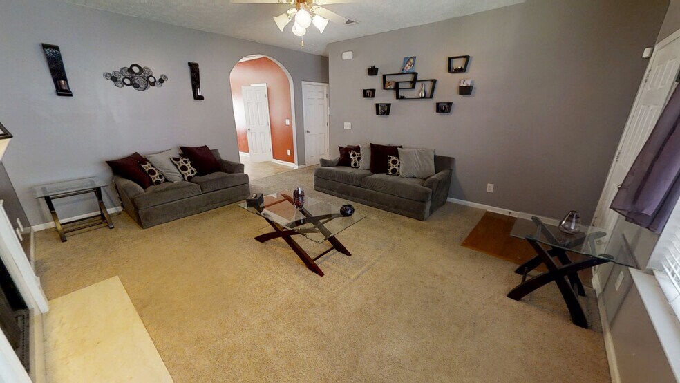 living area - 1113 Shire Dr