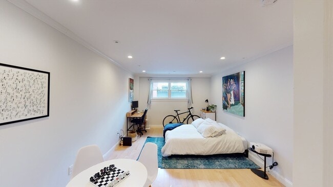 Building Photo - 296 Beacon St