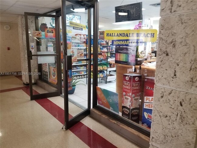 Building Photo - 1985 S Ocean Dr