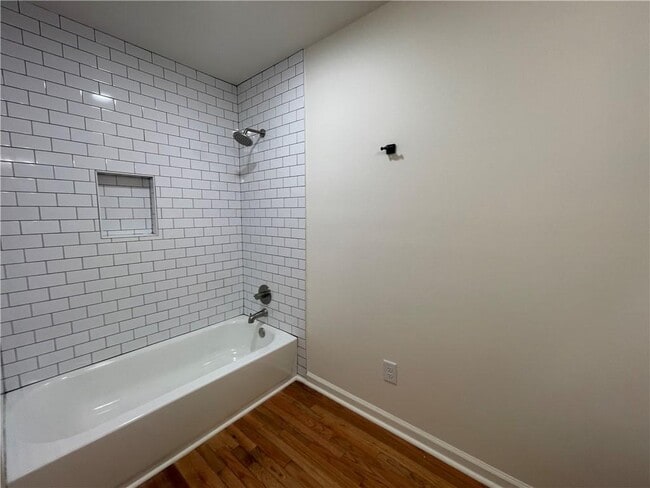 Building Photo - 106 Spring Way