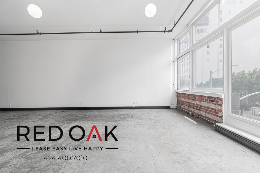 Building Photo - 620 Main St