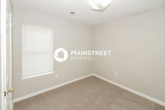 Building Photo - 3 Bedroom Pet-Friendly Home in Memphis, TN with Main Street Renewal