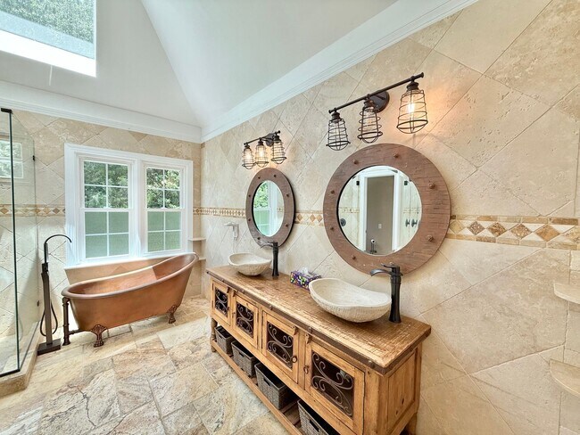 Building Photo - Luxurious 5BD, 4.5BA North Raleigh Home wi...