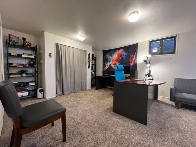 Building Photo - Spacious 4 Bed/3.5 Bath in Boulder - Available July 6th!