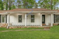 Building Photo - 2694 Hickory Valley Dr