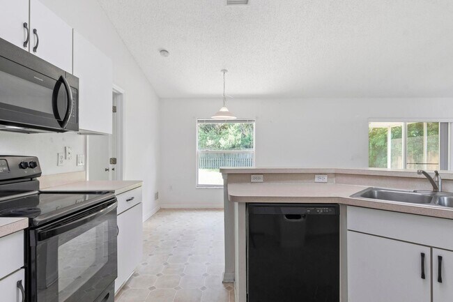 Building Photo - 42 Smith Trail