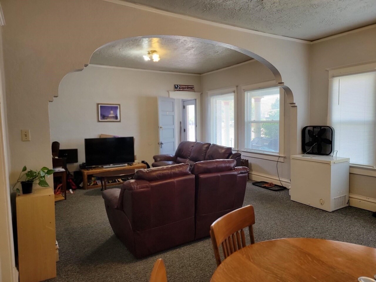 Building Photo - 315 W Halliday St