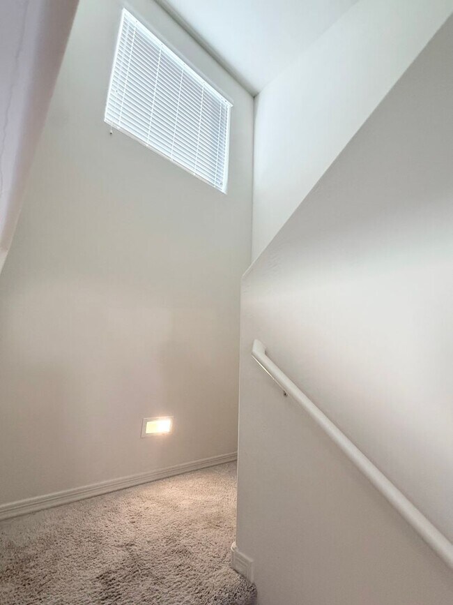 Building Photo - BEAUTIFUL Home in San Tan Valley with Mountain View’s! A Must See!