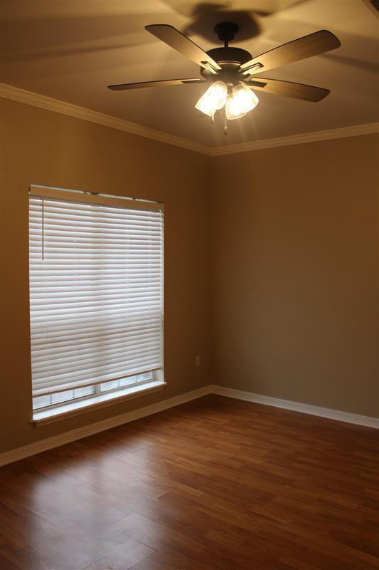 Building Photo - 205 N McGuire Ave