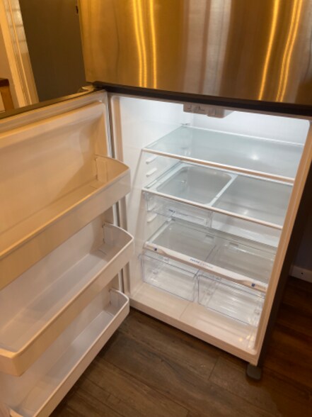 Building Photo - 207 Monroe Dr