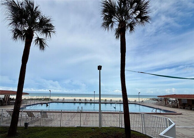 Building Photo - 880 Mandalay Ave