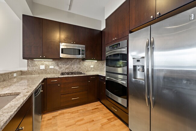 Building Photo - 1211 S Prairie Ave