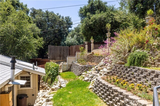 Building Photo - 4566 Lower Live Oak Canyon Rd