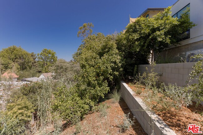 Building Photo - 2287 Glendale Blvd