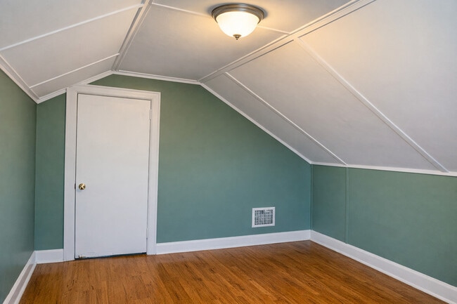 Building Photo - 1101 State St