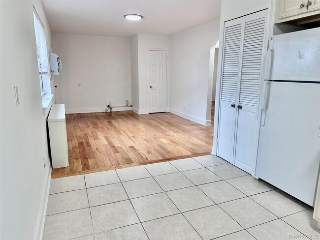 Building Photo - 255-55 75th Ave