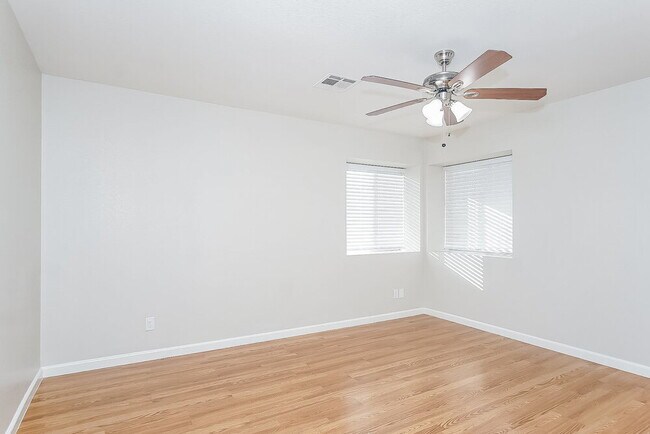 Building Photo - 827 Schooner Dr