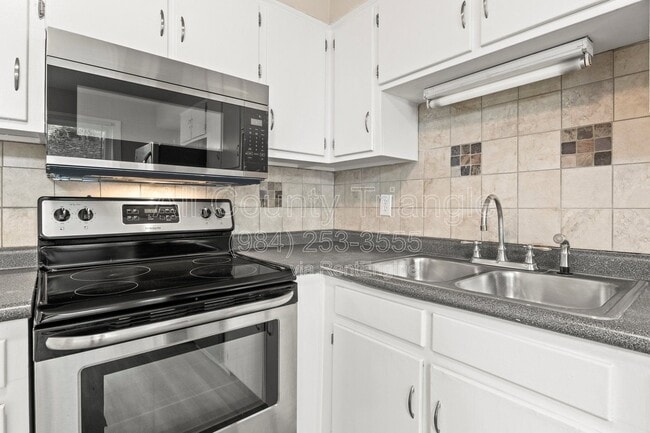 Building Photo - 1619 Budwood Dr