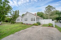 Building Photo - WINTER RENTAL Fully Furnished 2 Bedroom Co...