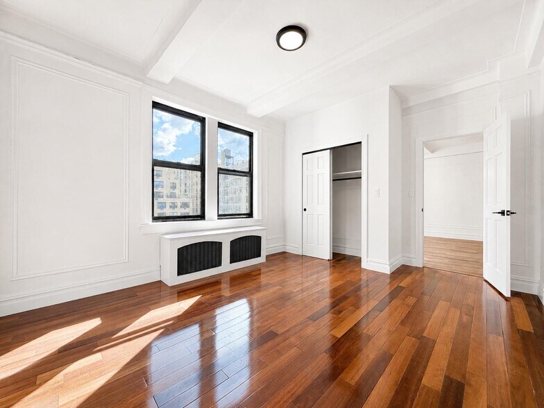 Building Photo - 308 W 104th St