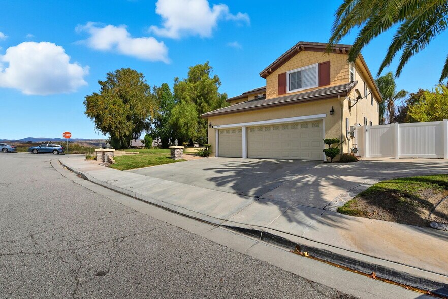 Building Photo - 26536 Brant Way