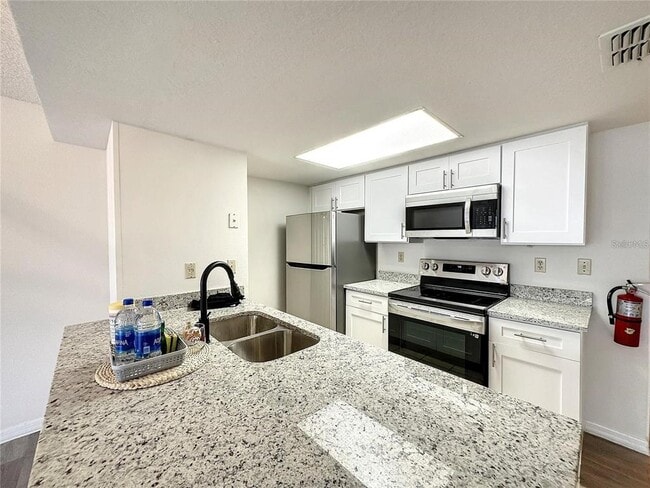 Building Photo - 2717 N Poinciana Blvd