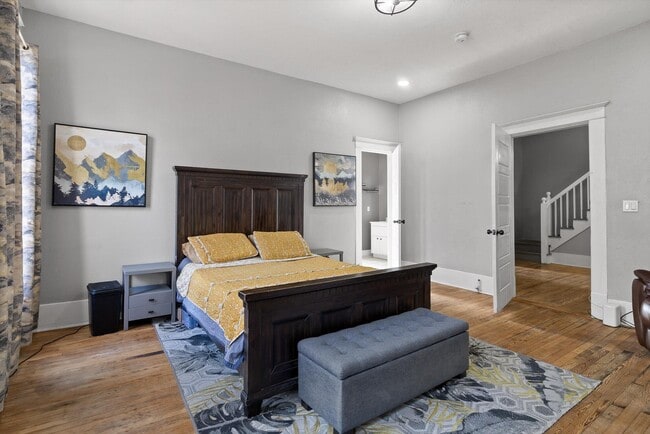 Building Photo - 207 Culberson Ave