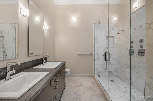 Building Photo - 19 Wilmot St