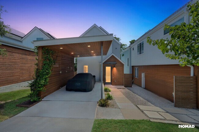 Primary Photo - Charming 3BR House in East Austin - Pet Fr...