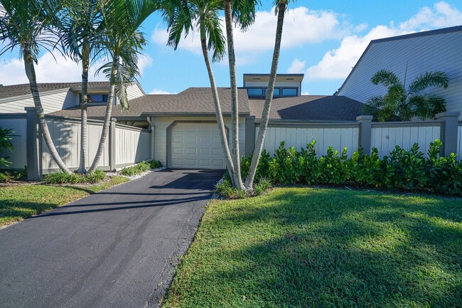 Building Photo - 13403 Bedford Mews Ct