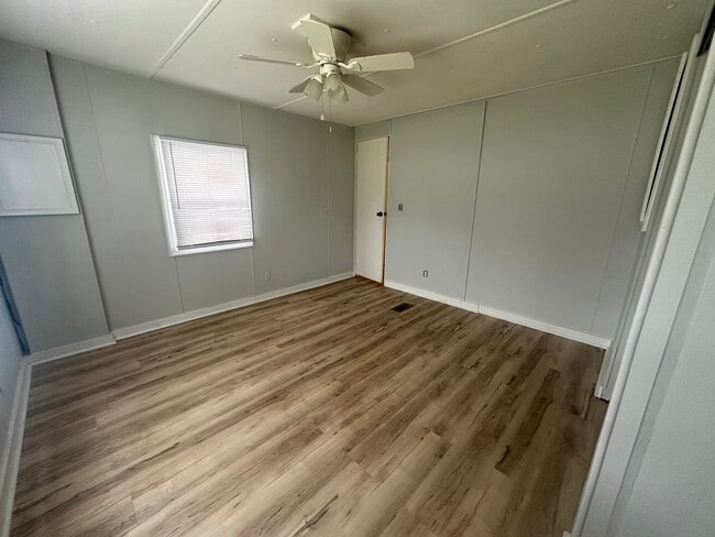 Building Photo - Newly Updated 2Bed/1Bath Mobile Home in Richlands - Close to Camp Lejuene