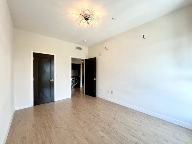 Building Photo - MOVE IN SPECIAL!!! FIRST MONTH FREE!!! LUX...