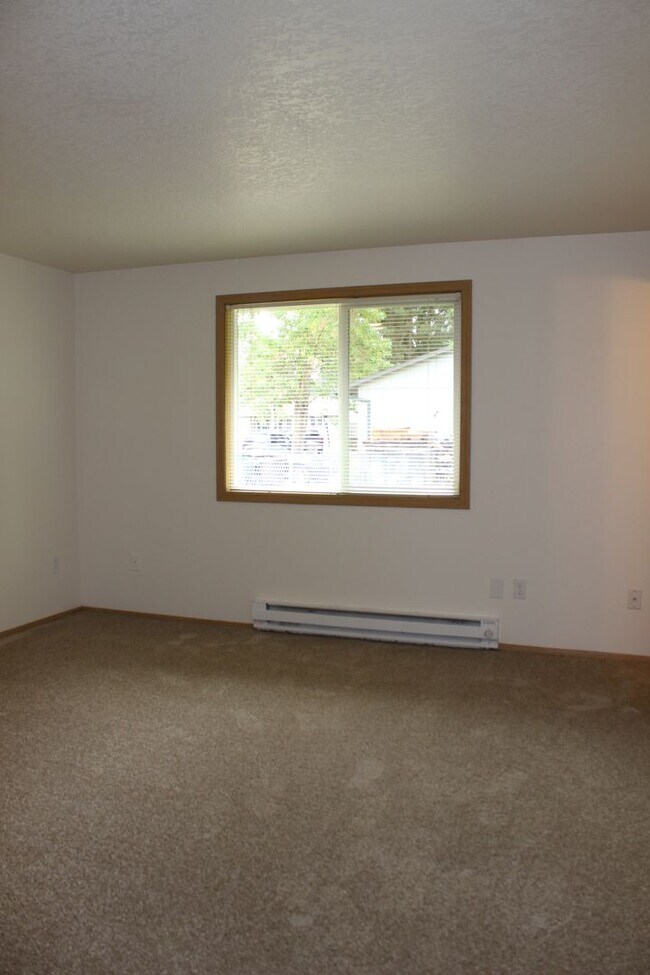 Building Photo - 1892 NE Kathryn St
