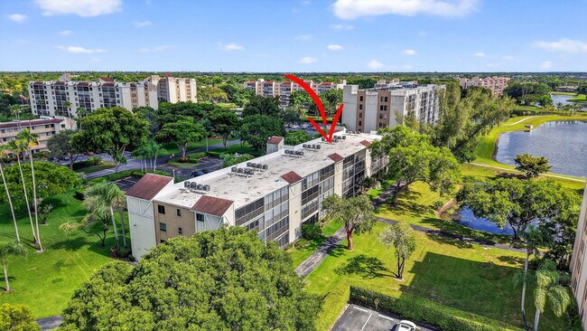 Building Photo - 14375 Strathmore Ln