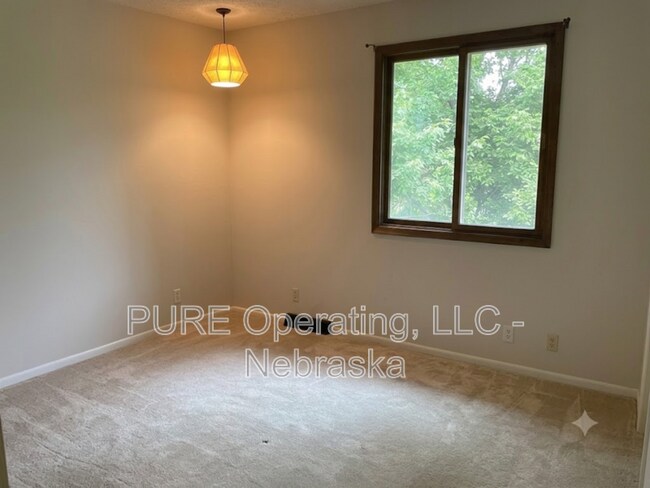 Building Photo - 15229 Y St