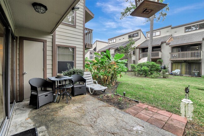 Building Photo - 12900 Walden Rd