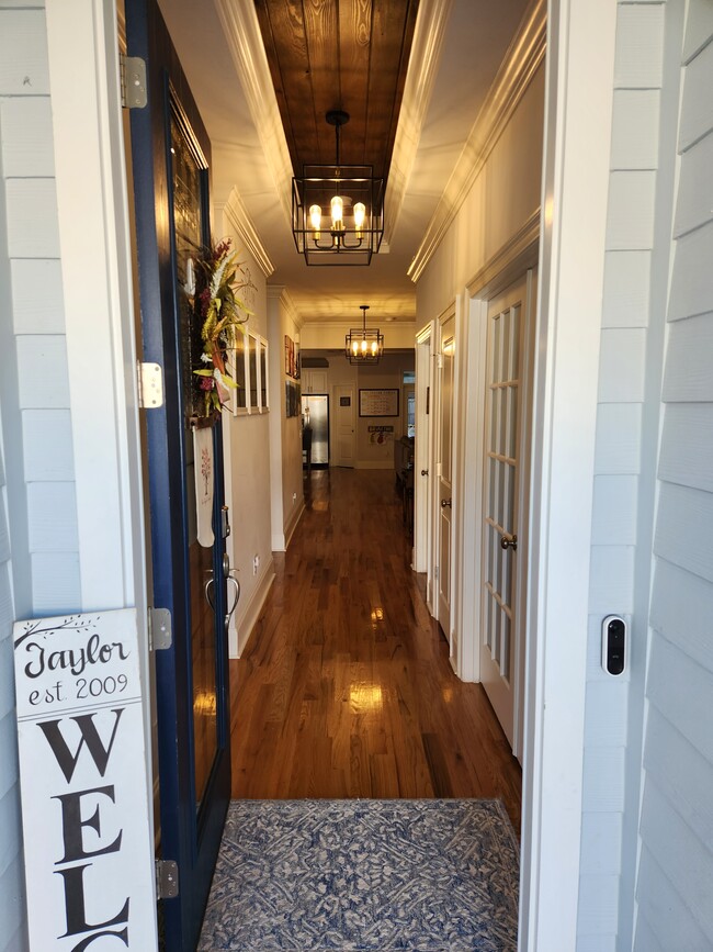 Building Photo - 5855 Vlg Rdg Wy