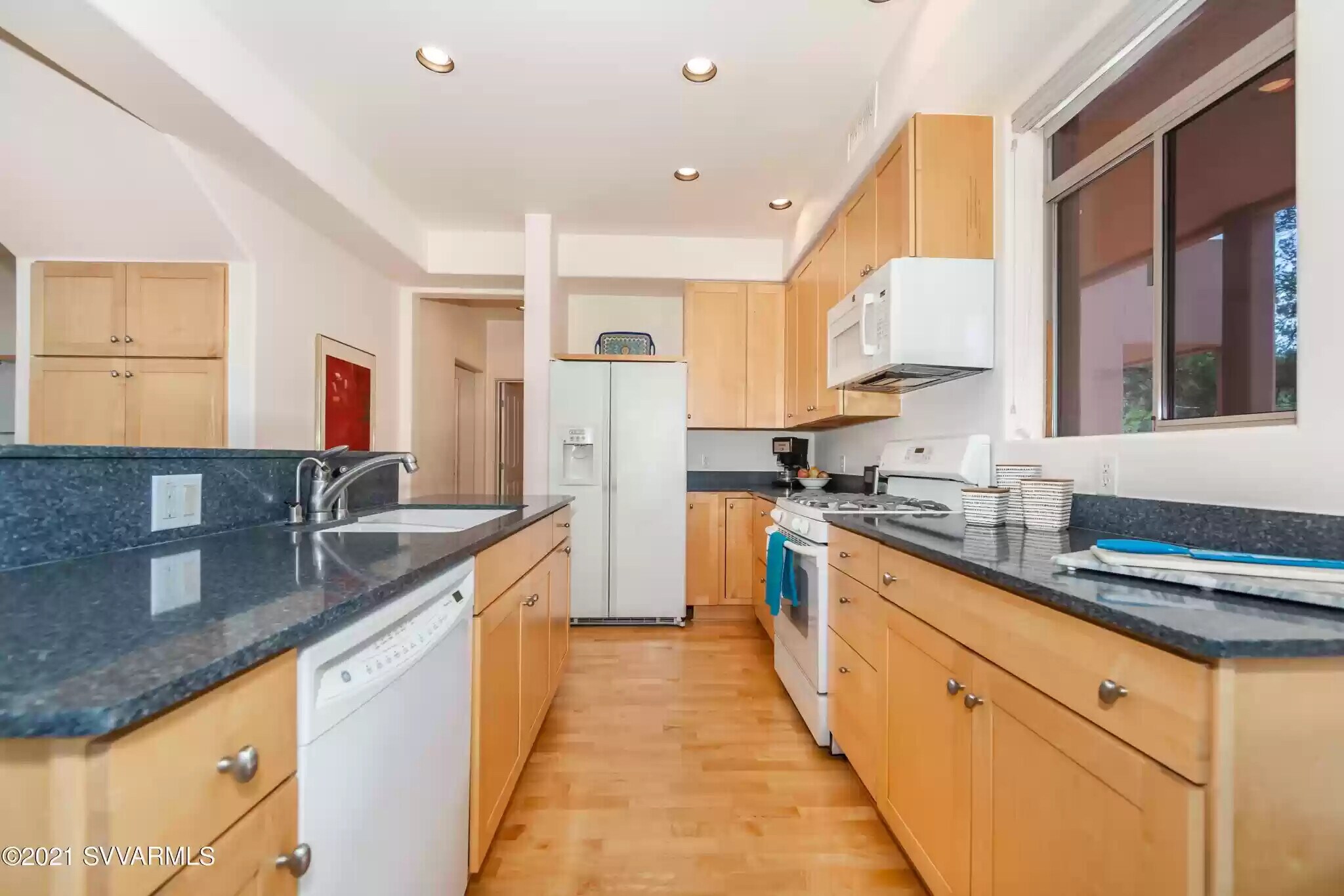 Building Photo - 185 Arroyo Pinon Dr