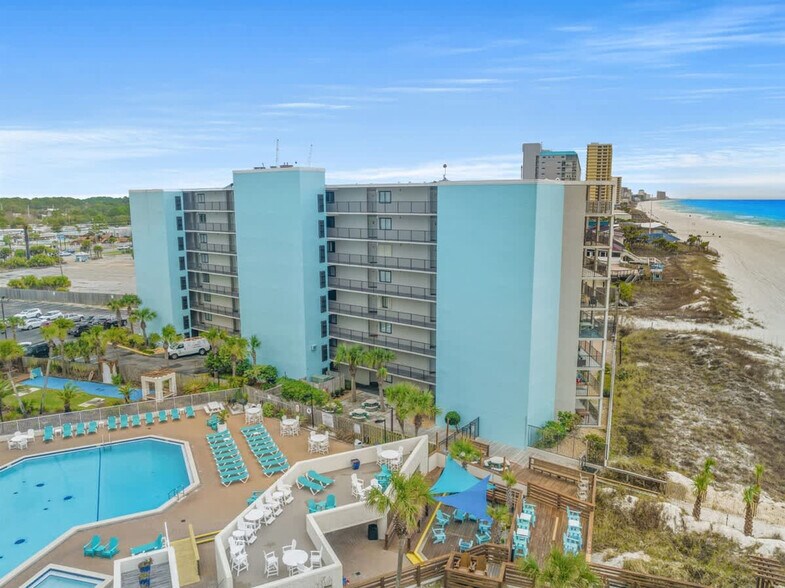 Building Photo - 8815 Thomas Dr