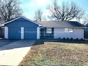 Building Photo - 2114 Allenhurst St