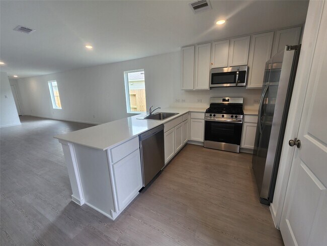 Building Photo - 14813 N Ascot Bnd Cir