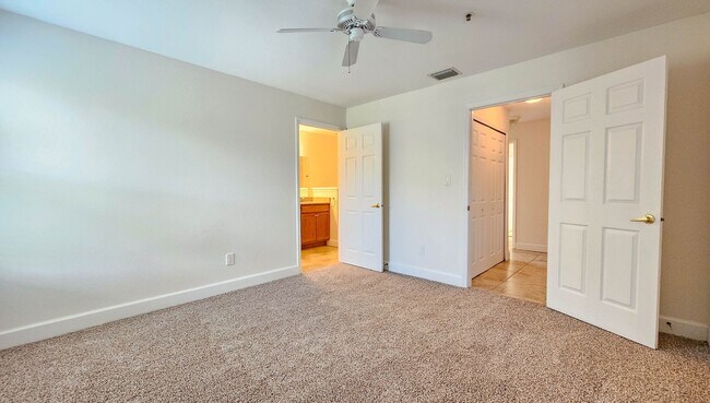 Building Photo - PALMER RANCH! VINTAGE GRAND 2 BED/2 BATH C...