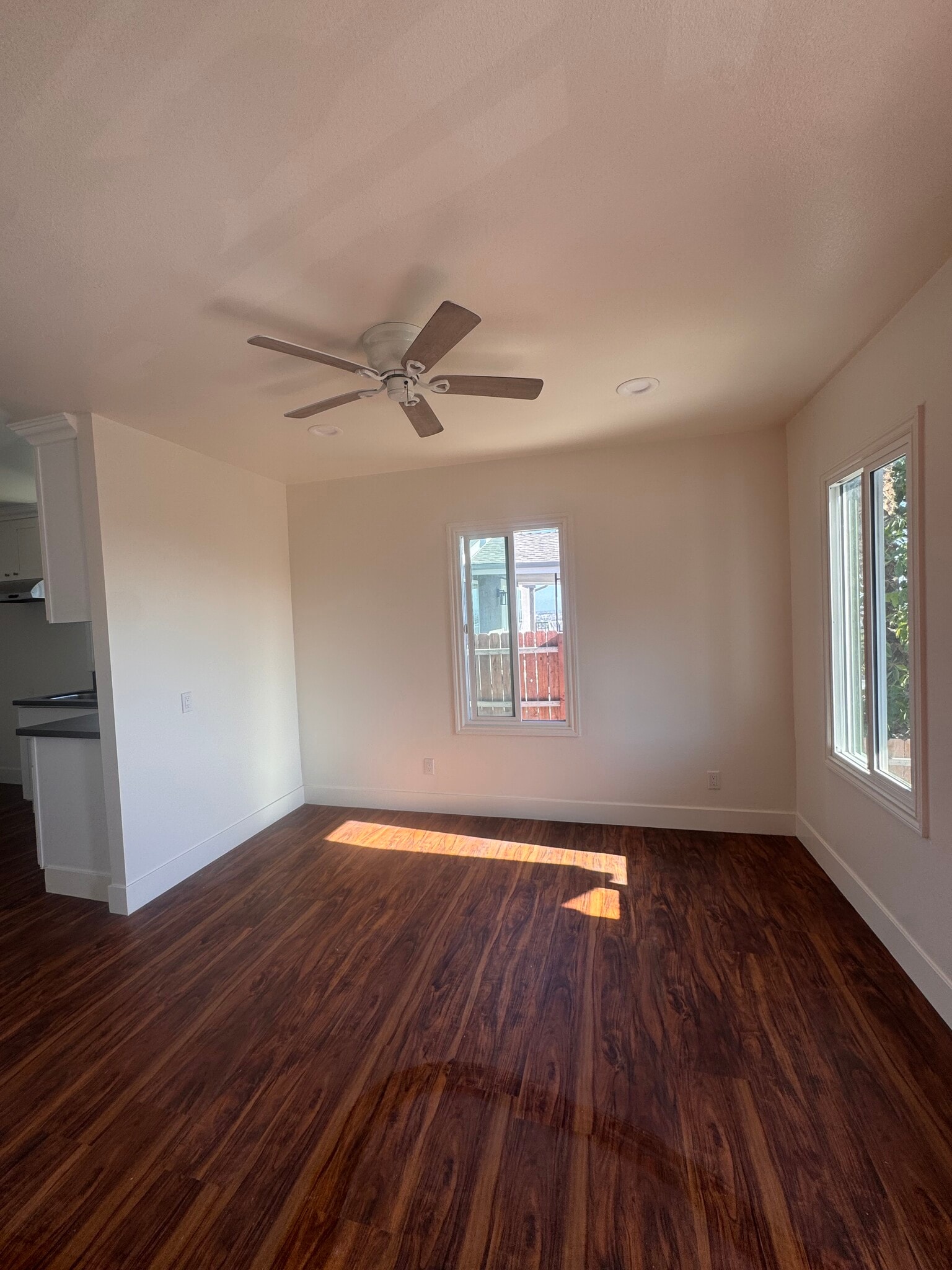 Building Photo - 936 N Gage Ave