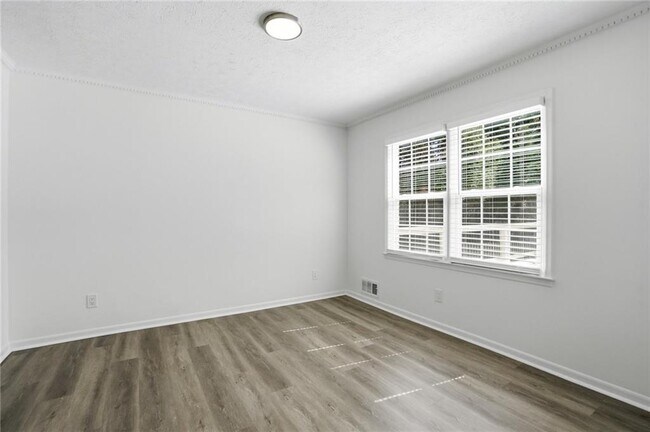 Building Photo - 313 Summit Ridge Dr