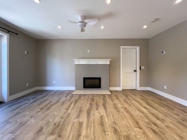 Building Photo - 1567 Silverado Trail