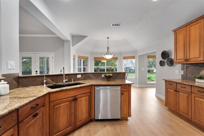Building Photo - 208 Neal Dr