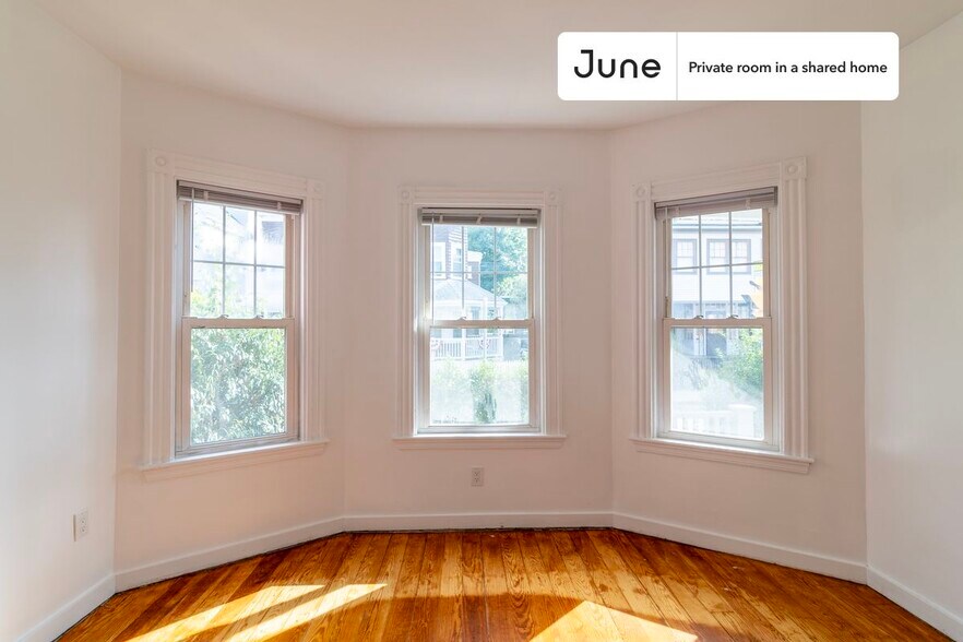 Building Photo - Room in Shared 4 bed/1 bath home